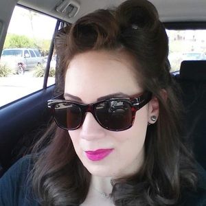 Meet your Posher, Karie